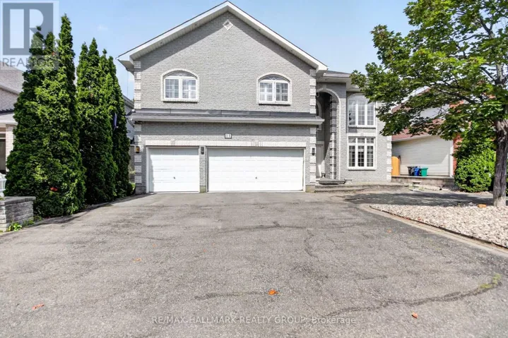 11 TAJ COURT, Ottawa, Ontario K1G5K6