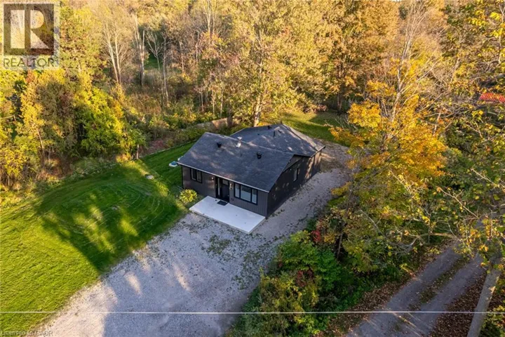 8 MOUNTSBERG Road, Hamilton, Ontario L0P1B0