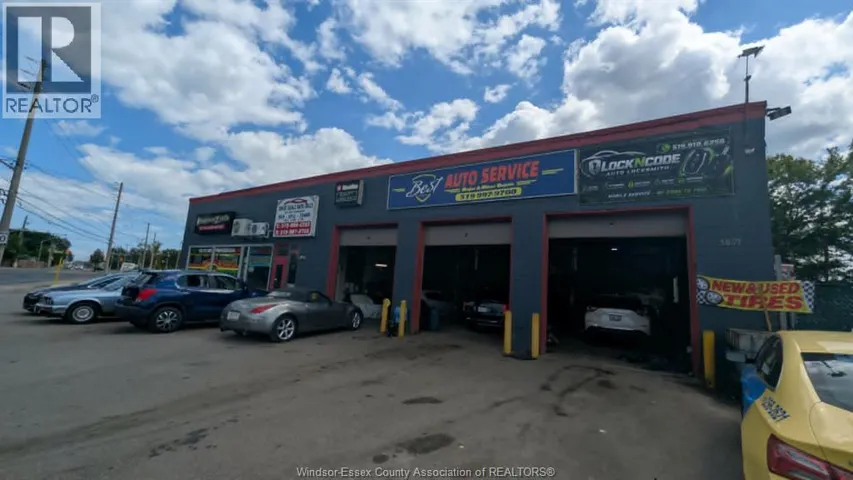 3857 WYANDOTTE STREET East, Windsor, Ontario N8Y1G4