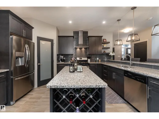 7038 172A AV NW, Edmonton, Alberta T5Z0M9