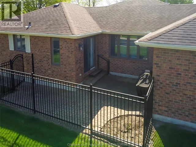 21 Earl DRIVE, Chatham, Ontario N7M6E6