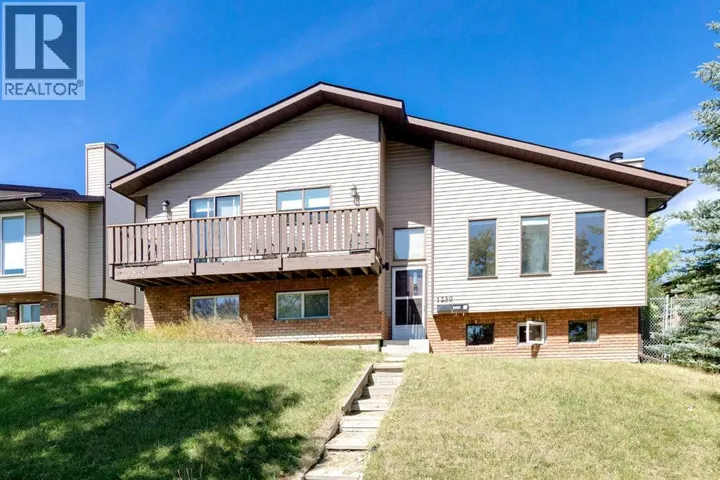 1230 Berkley Drive NW, Calgary, Alberta T3K1S9