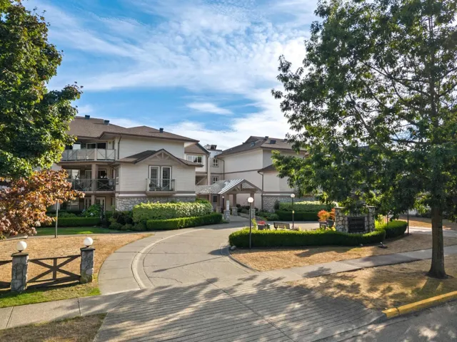 315 22150 48 AVENUE, Langley, British Columbia V3A8R5