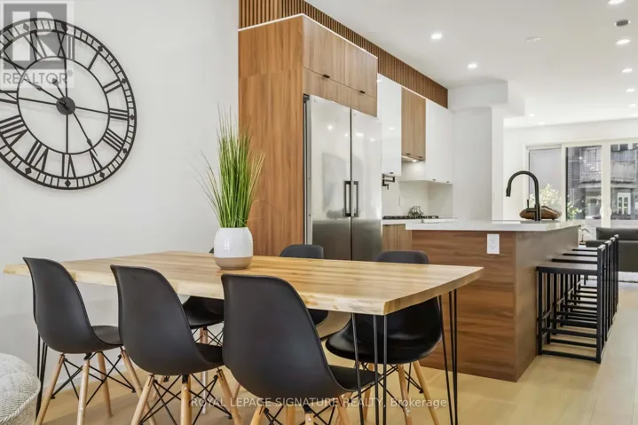 FURNISHED UPPER - 43A CUMMINGS STREET, Toronto (South Riverdale), Ontario M4M1M9