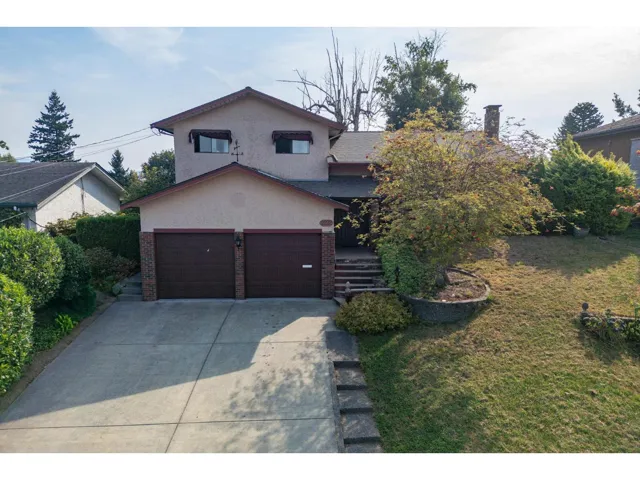 2272 BEVAN CRESCENT, Abbotsford, British Columbia V2T3Z5