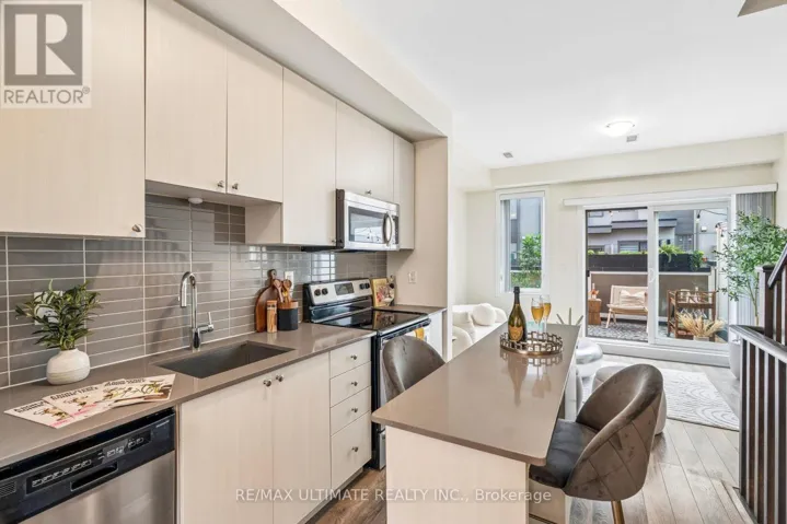 4 - 45 THOMAS MULHOLLAND DRIVE, Toronto (Downsview-Roding-CFB), Ontario M3K0A5