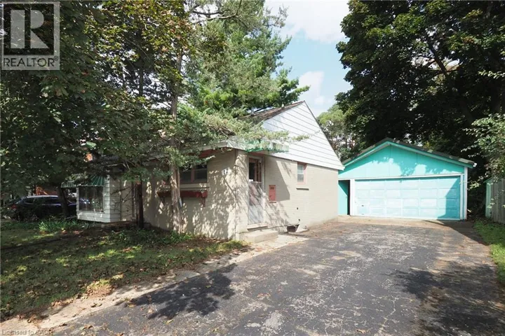 12 OAKWOOD Avenue, Kitchener, Ontario N2H6G9