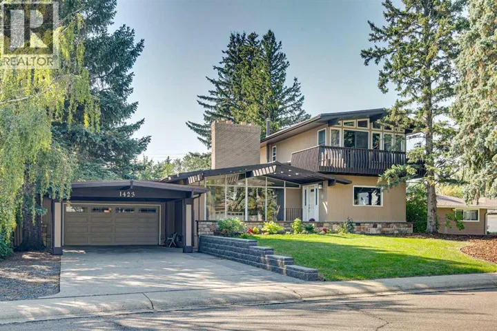 1423 75 Avenue SW, Calgary, Alberta T2V0S9