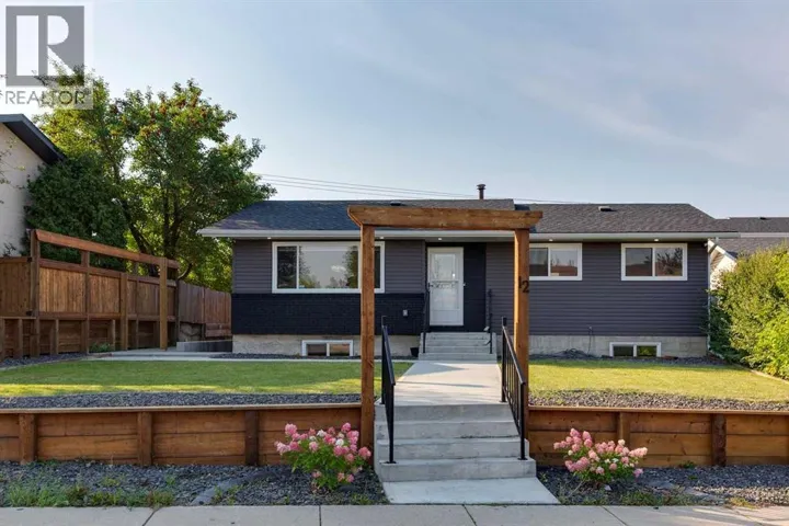 12 Rundleson Way NE, Calgary, Alberta T1Y3N6
