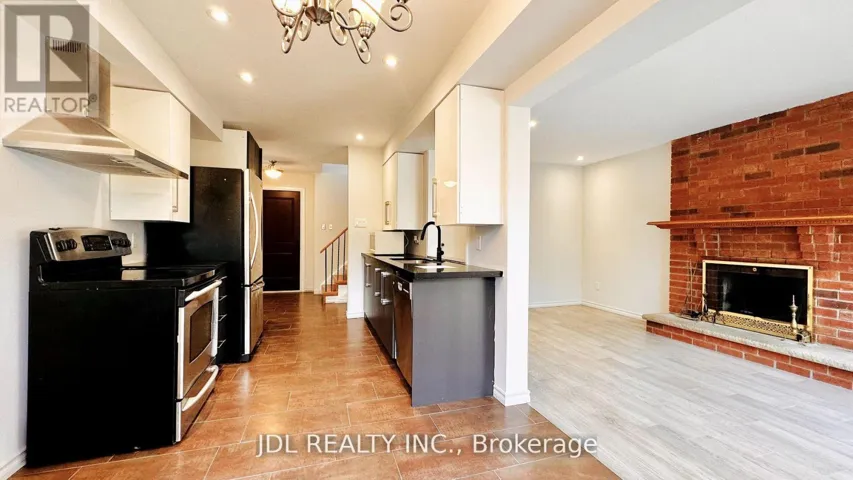 127 HUNTINGTON PARK DRIVE, Markham (Thornlea), Ontario L3T7C8
