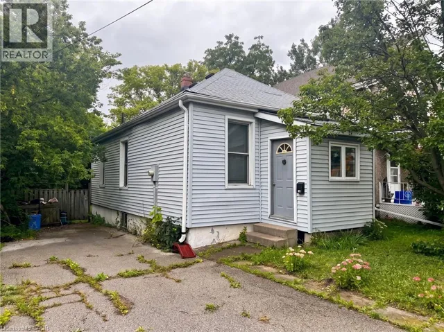 28 BRANTDALE Avenue, Hamilton, Ontario L9C1B7