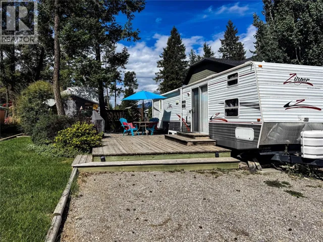 4868 Riverview Drive Unit# Lot 116, Edgewater, British Columbia V0A1E0