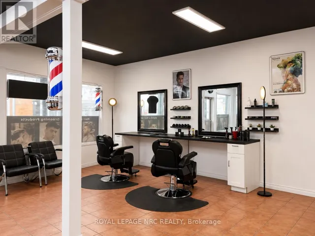 UNIT# B - 90 NIAGARA STREET, St. Catharines (E. Chester), Ontario L2R4L1