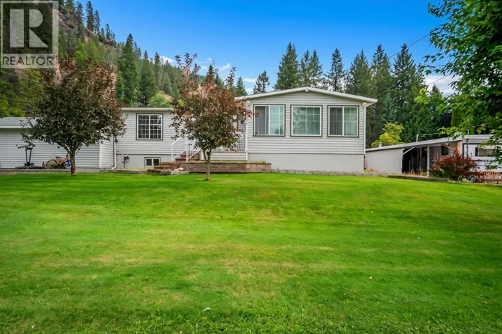 1664 Maida Road, Christina Lake, British Columbia V0H1E3