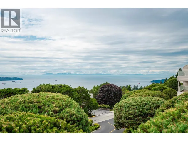 1 2278 FOLKESTONE WAY, West Vancouver, British Columbia V7S2X7