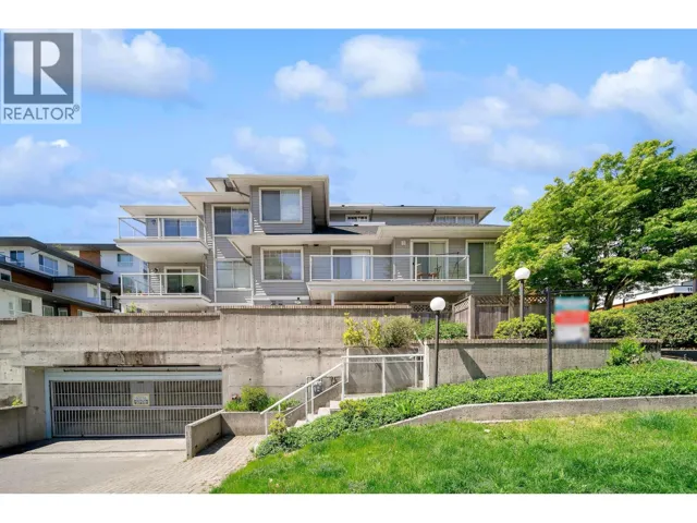 204 11671 FRASER STREET, Maple Ridge, British Columbia V2X6C4