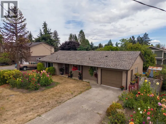 7703 Wallace Dr, Central Saanich, British Columbia V8M1N5