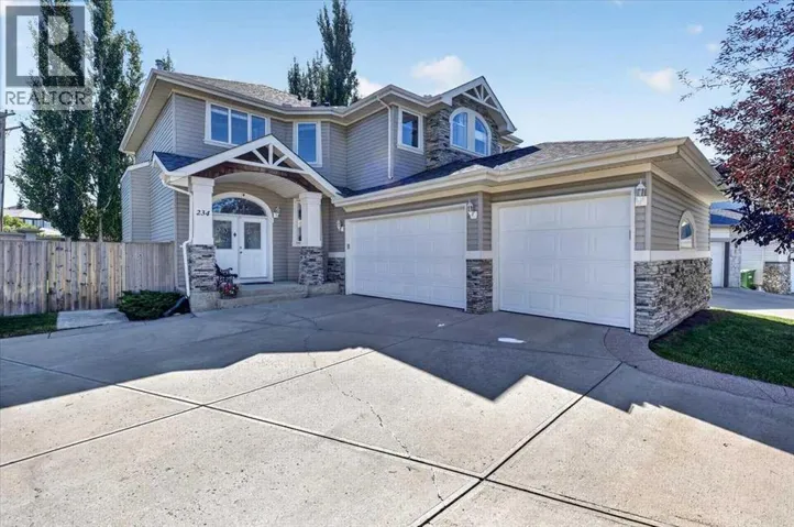 234 Elmont Bay SW, Calgary, Alberta T3H4X9