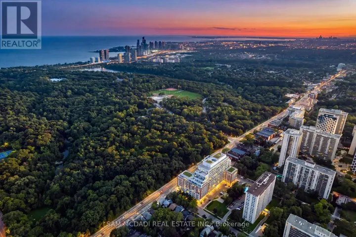 817 - 1830 BLOOR STREET W, Toronto (High Park North), Ontario M6P0A2