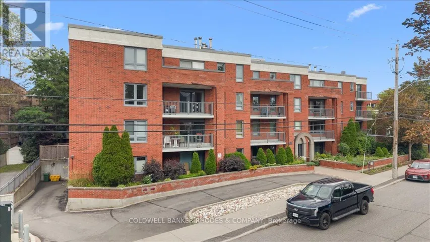 205 - 939 NORTH RIVER ROAD, Ottawa, Ontario K1K3V2