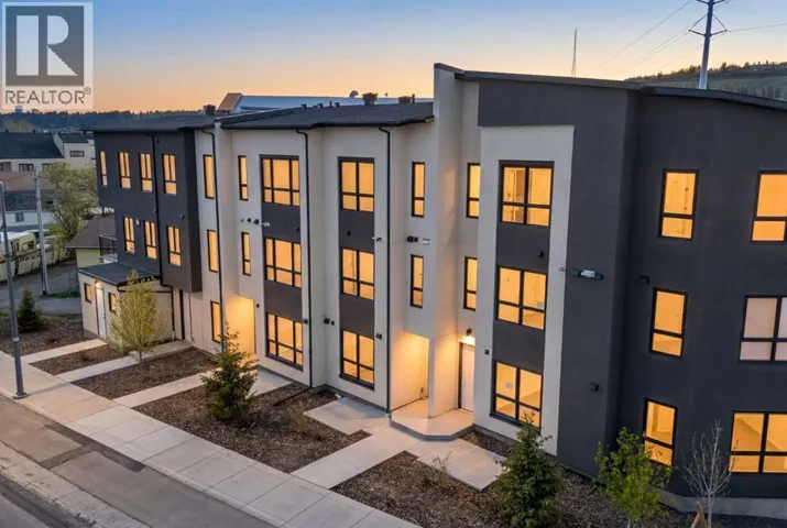 4907 Bowness Road NW, Calgary, Alberta T3B1H1