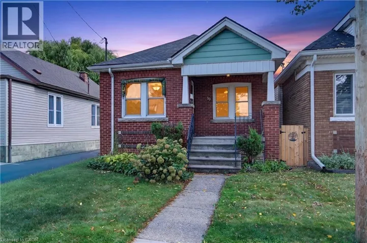 30 BARONS Avenue N, Hamilton, Ontario L8H5A2