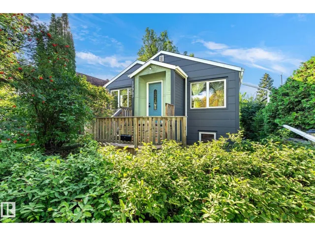 10943 72 AV NW, Edmonton, Alberta T6G0B1