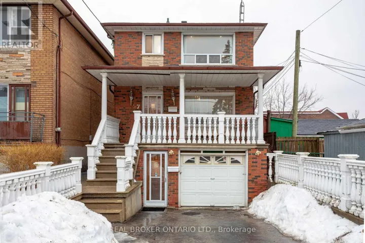 UPPER - 57 LANARK AVENUE, Toronto (Oakwood Village), Ontario M6C2B5