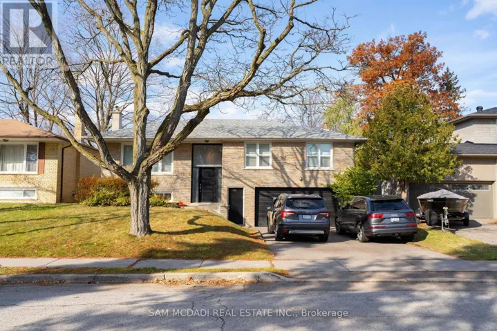 54 BEARBURY DRIVE, Toronto (Markland Wood), Ontario M9C2G9
