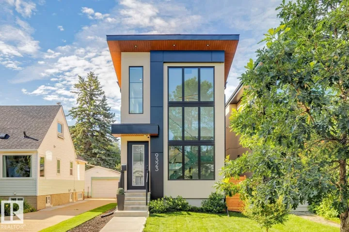 9323 75 AV NW, Edmonton, Alberta T6E1H3