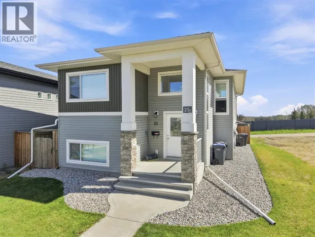 25 Victor Close, Sylvan Lake, Alberta T4S0P4