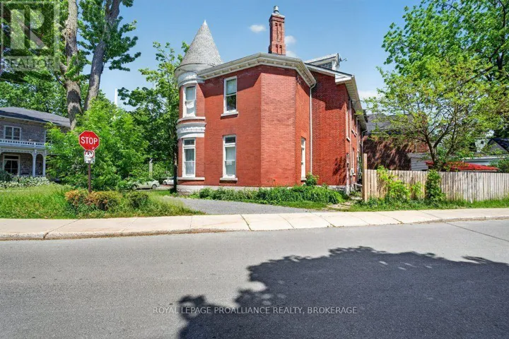 162 EARL STREET, Kingston (Central City East), Ontario K7L2H2