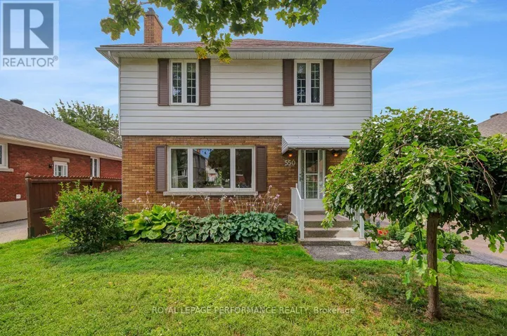 550 WOLFFDALE CRESCENT, Ottawa, Ontario K1K1N5