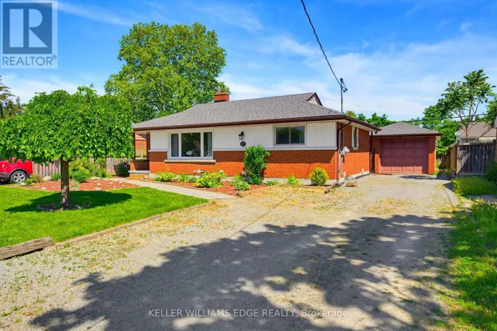 17 BROADMORE AVENUE, St. Catharines (Carlton/Bunting), Ontario L2M6A4