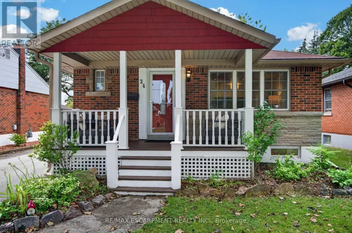 24 CASTLEFIELD DRIVE, Hamilton (Hampton Heights), Ontario L8T3R2