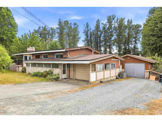 10425 YOUNG ROAD, Fairfield Island, Chilliwack, British Columbia V2P8C4