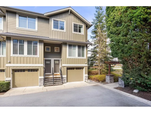 8 3266 147 STREET, Surrey, British Columbia V4P1Z8