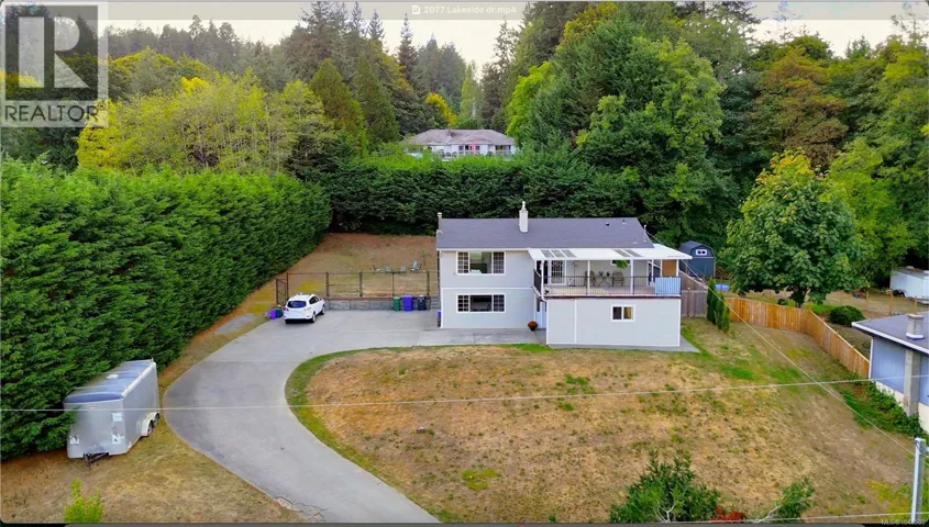 2077 Lakeside Dr, Nanaimo, British Columbia V9X1B5