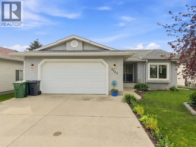 5723 51 Avenue Avenue, Ponoka, Alberta T4J1K5