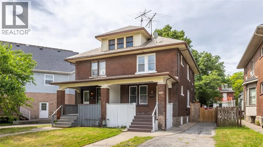737 Piche, Windsor, Ontario N9C3G6