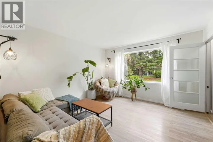 442 Regal Park NE, Calgary, Alberta T2E0S6