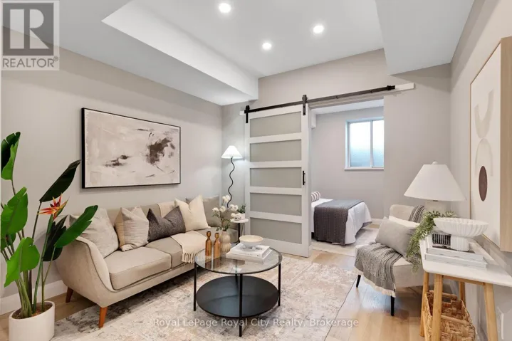 B2 - 105 BAGOT STREET, Guelph (Junction/Onward Willow), Ontario N1H8H4