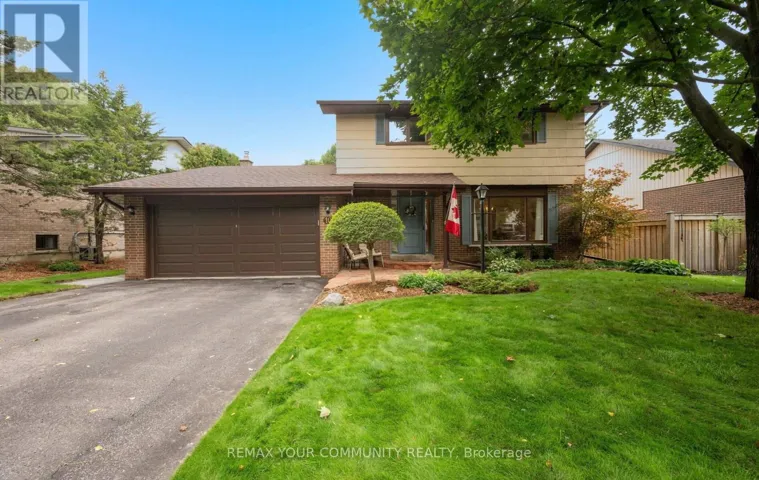 10 GLENVIEW DRIVE, Aurora (Aurora Highlands), Ontario L4G2G8