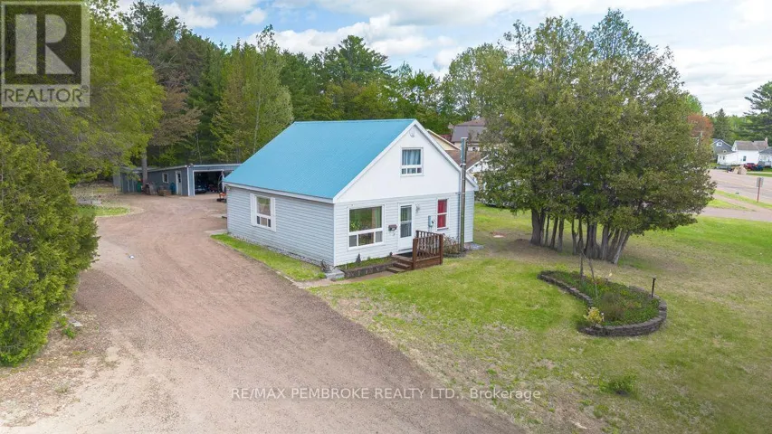 2185 PETAWAWA BOULEVARD, Petawawa, Ontario K8A7G8