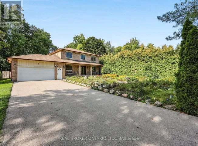 2 AMBERGLEN COURT, East Gwillimbury (Holland Landing), Ontario L9N1J6