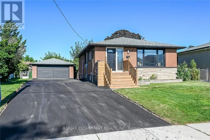135 NUGENT DRIVE, Hamilton (Kentley), Ontario L8H2N3