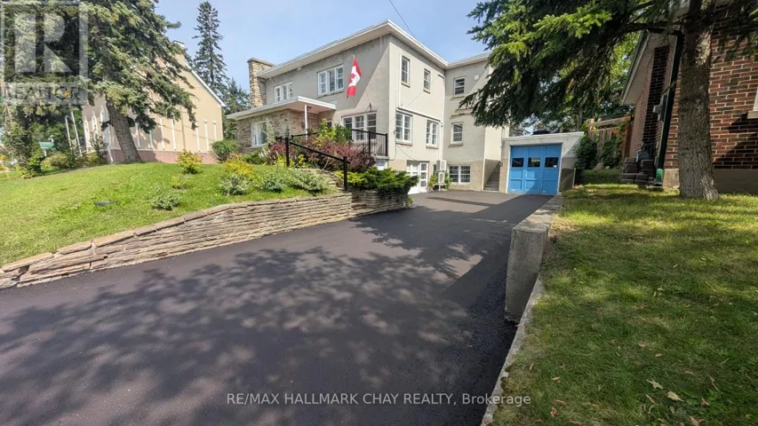 1 - 15 PARKSIDE DRIVE, Barrie (Queen's Park), Ontario L4N1W7