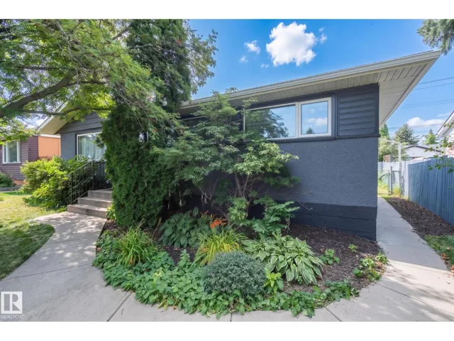 5207 103 AV NW, Edmonton, Alberta T6A0T1