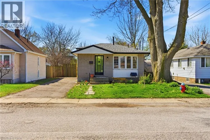 6376 ASH Street, Niagara Falls, Ontario L2G2H5