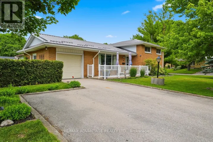 15 NORTH ALMOND PLACE, London South (South T), Ontario N5Z4C8